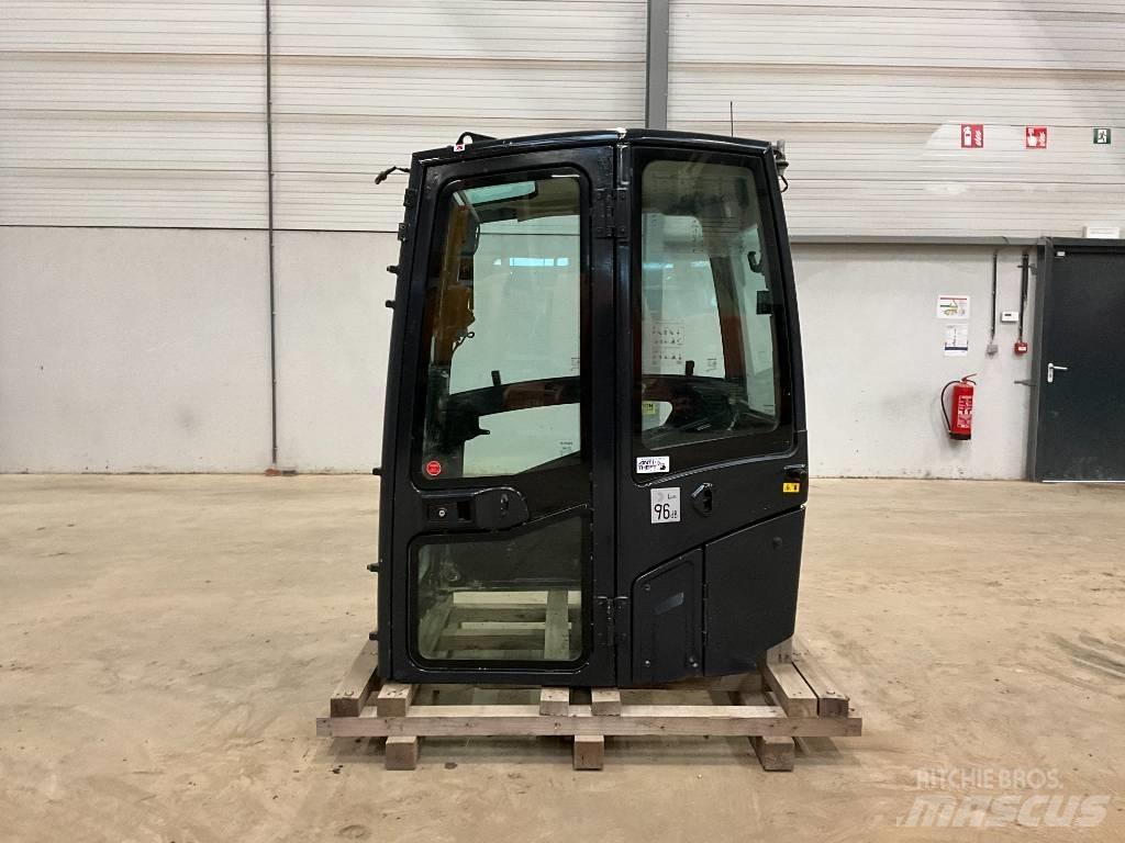 Kubota U 56-5 Kabine in notranjost