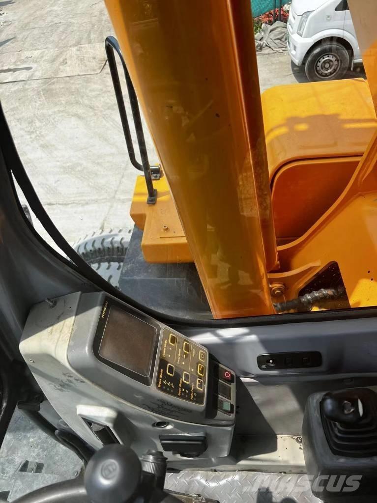 Hyundai 210W-7 Bagri na kolesih