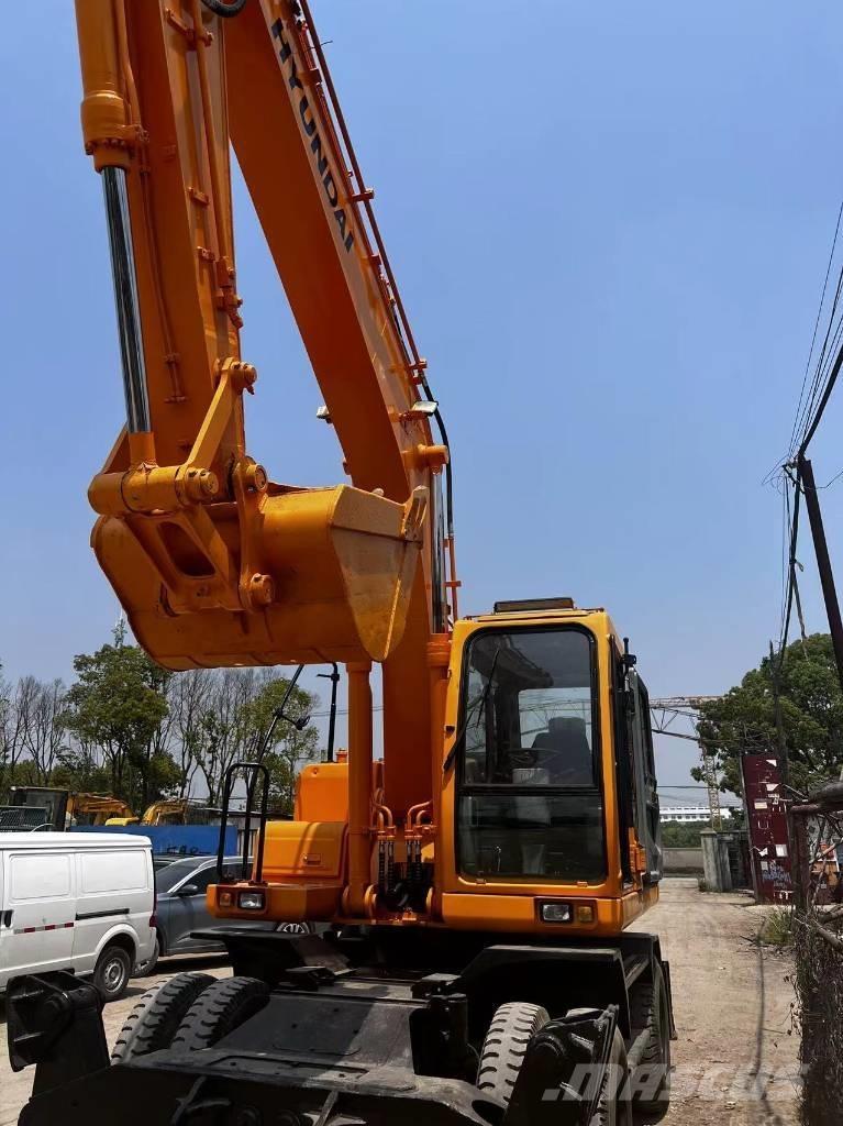 Hyundai 210W-7 Bagri na kolesih