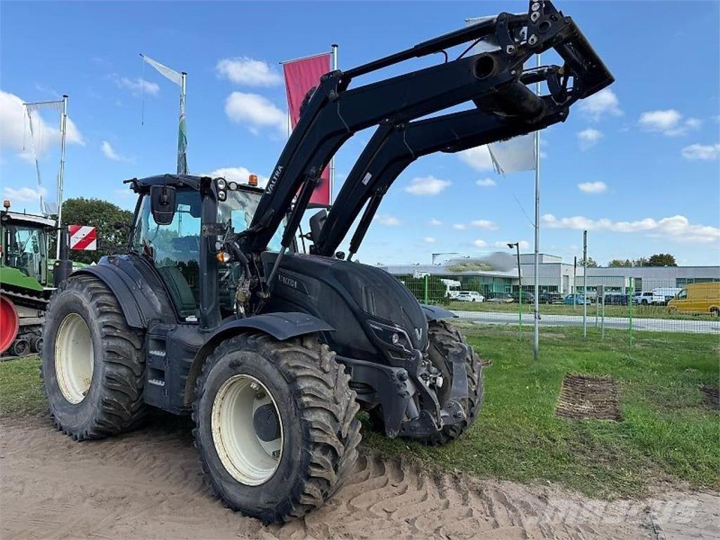 Valtra T 254 Versu Traktorji