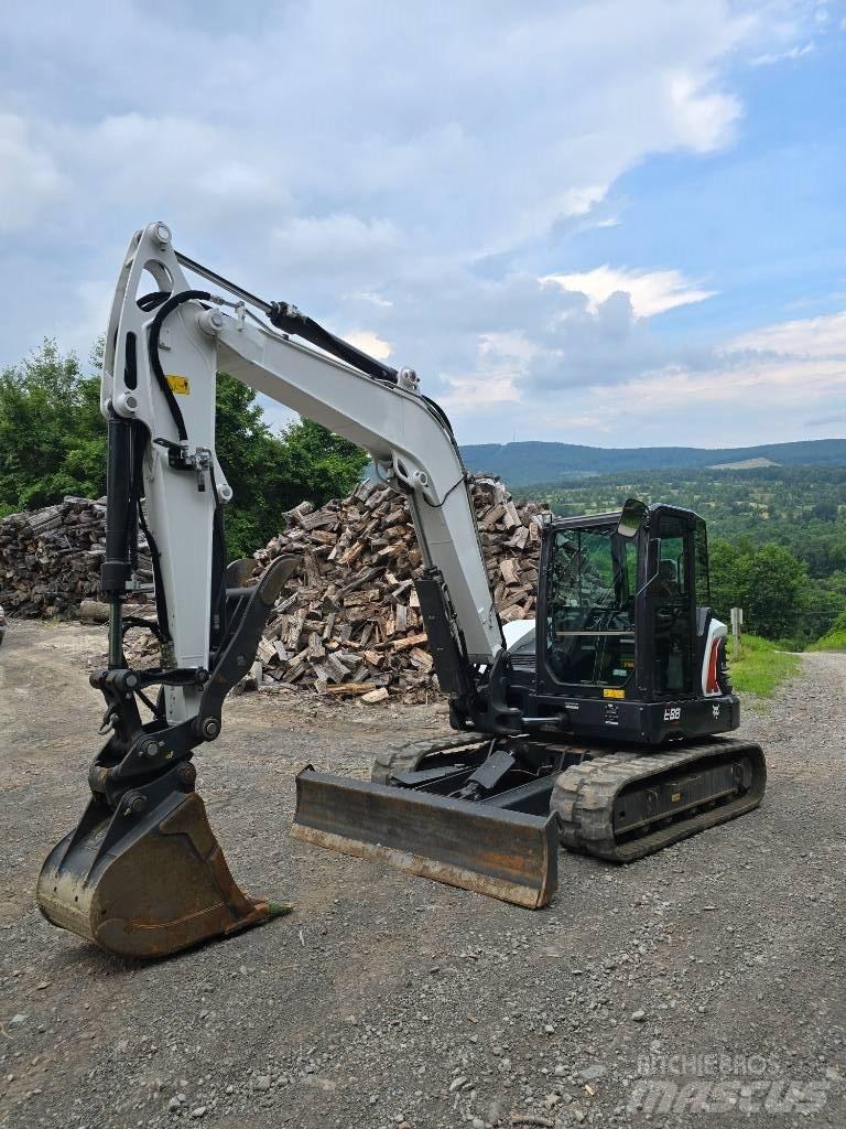 Bobcat E88 Bagri goseničarji