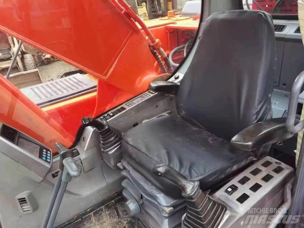 Doosan DX225LC Bagri goseničarji