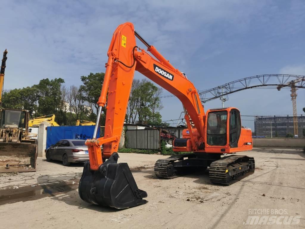 Doosan DX225LC Bagri goseničarji