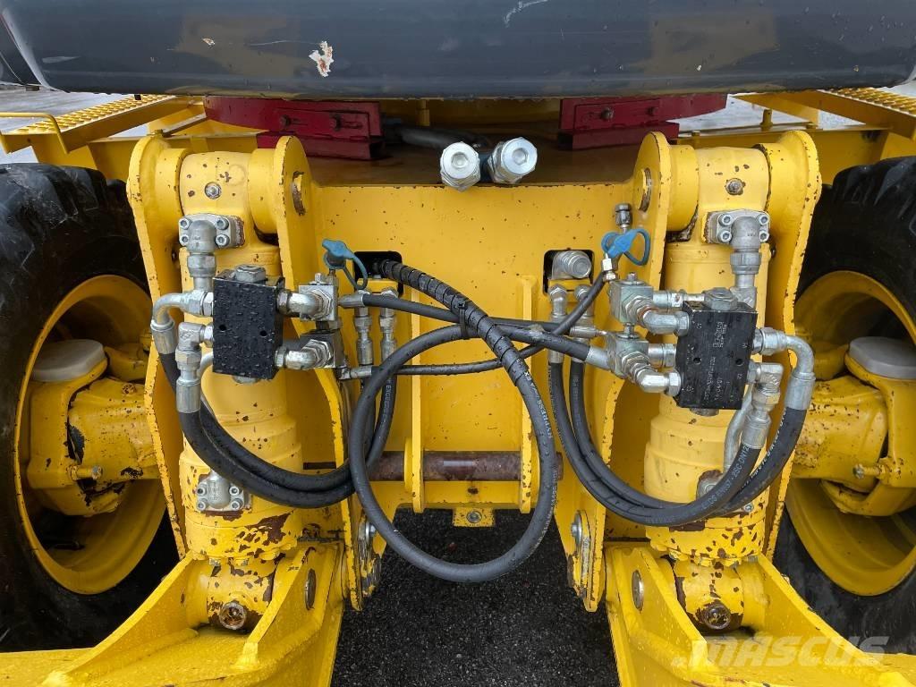 Komatsu PW 98 MR-8 Bagri na kolesih