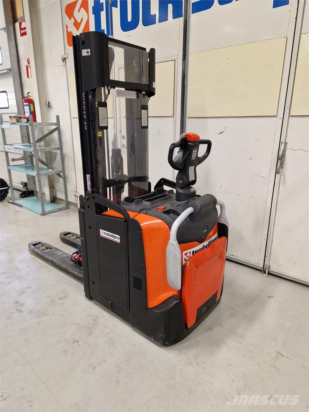 Toyota SPE120L Samopogonski ročni viličarji