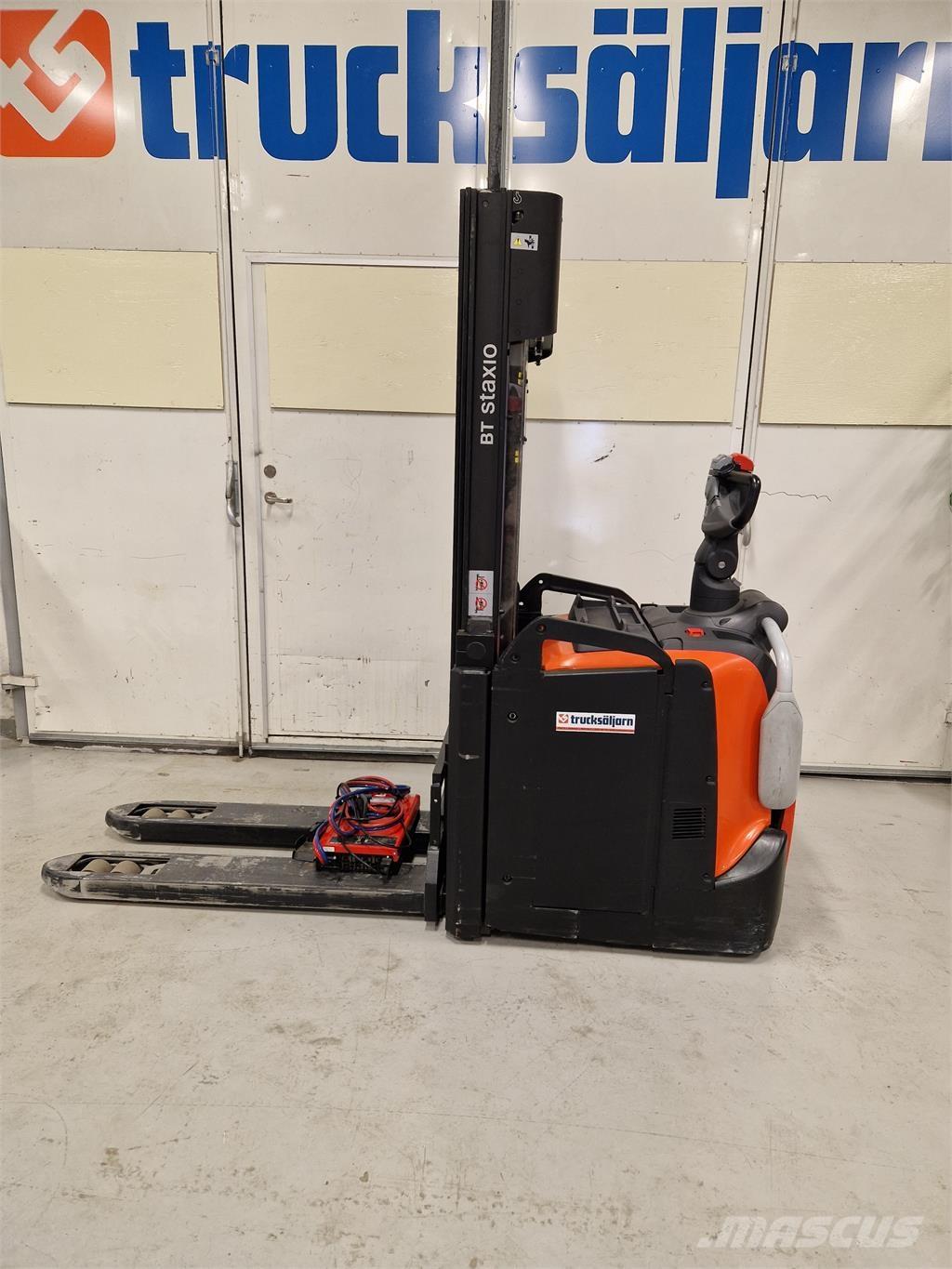 Toyota SPE120L Samopogonski ročni viličarji