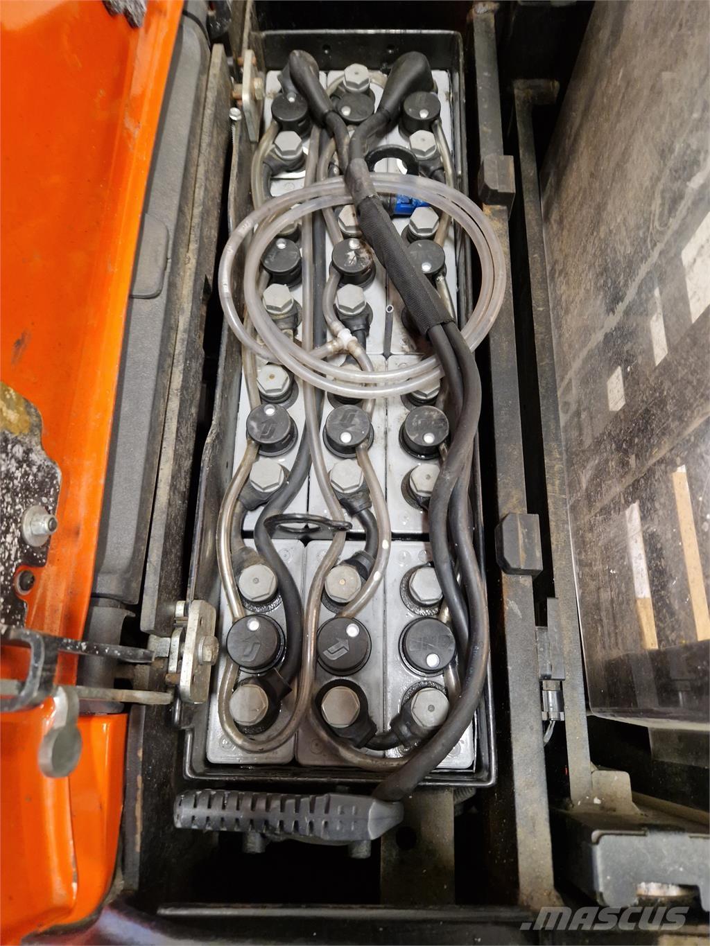 Toyota SPE120L Samopogonski ročni viličarji