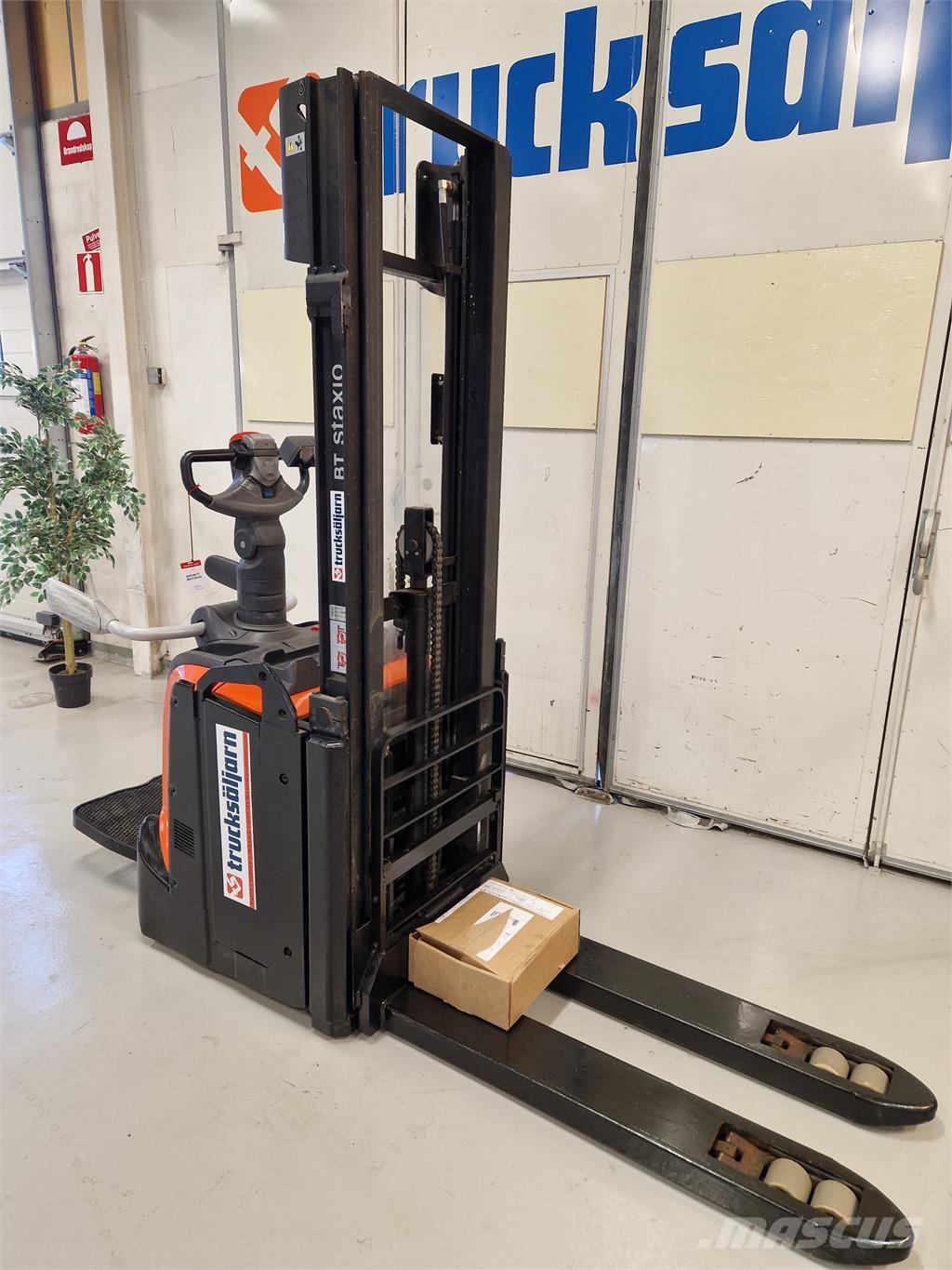 Toyota SPE120L Samopogonski ročni viličarji