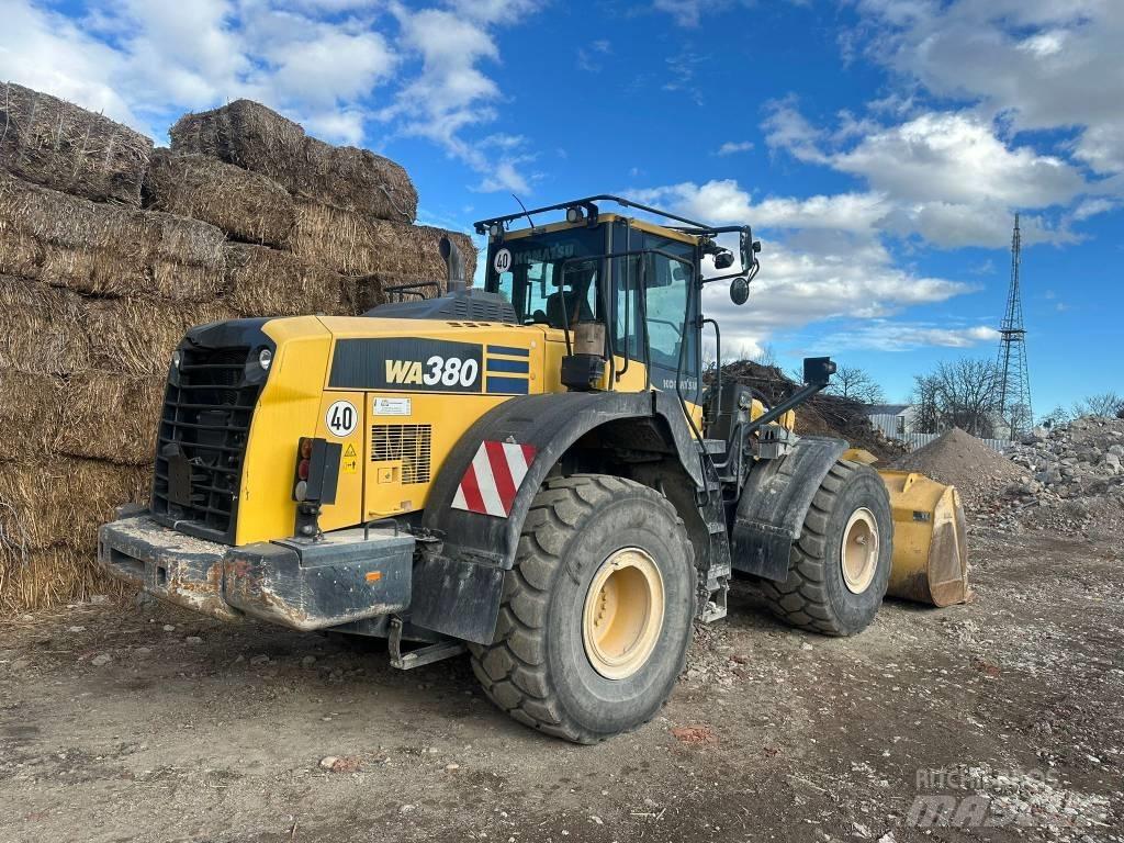 Komatsu WA380-8 Kolesni nakladalci