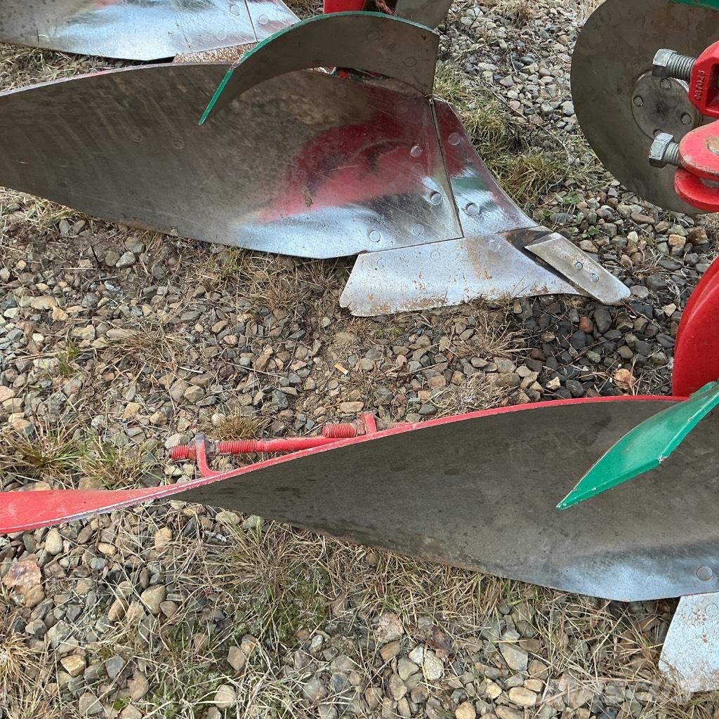 Kverneland ES85 Obračalni plugi