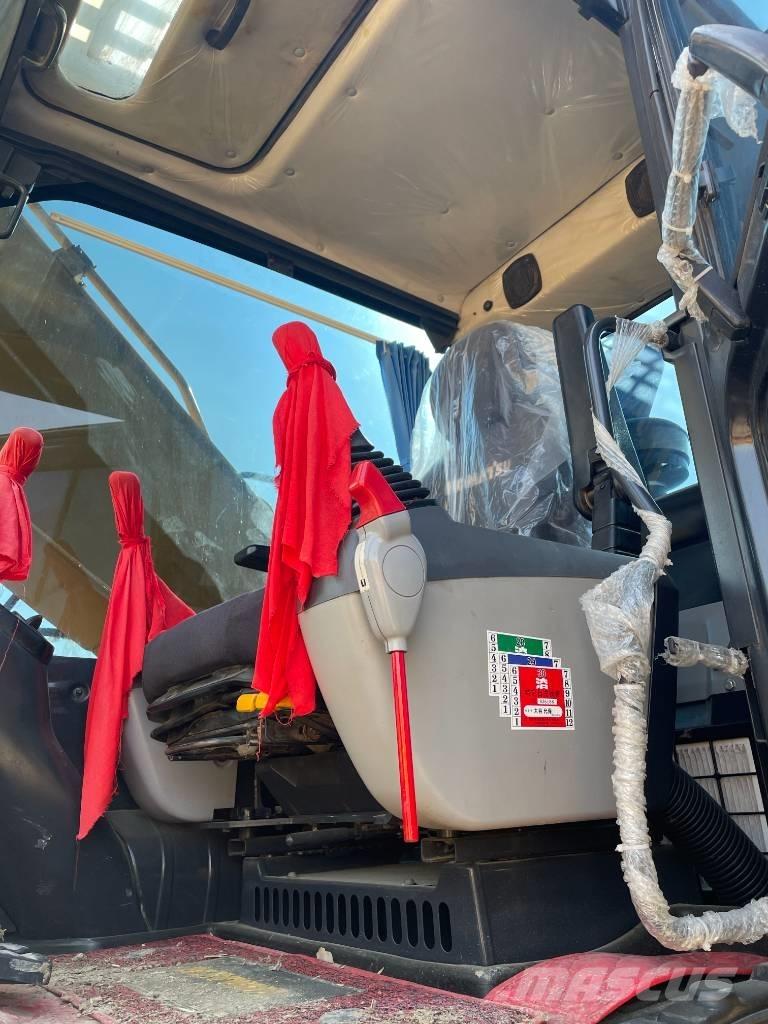 Komatsu PC 210 Bagri goseničarji