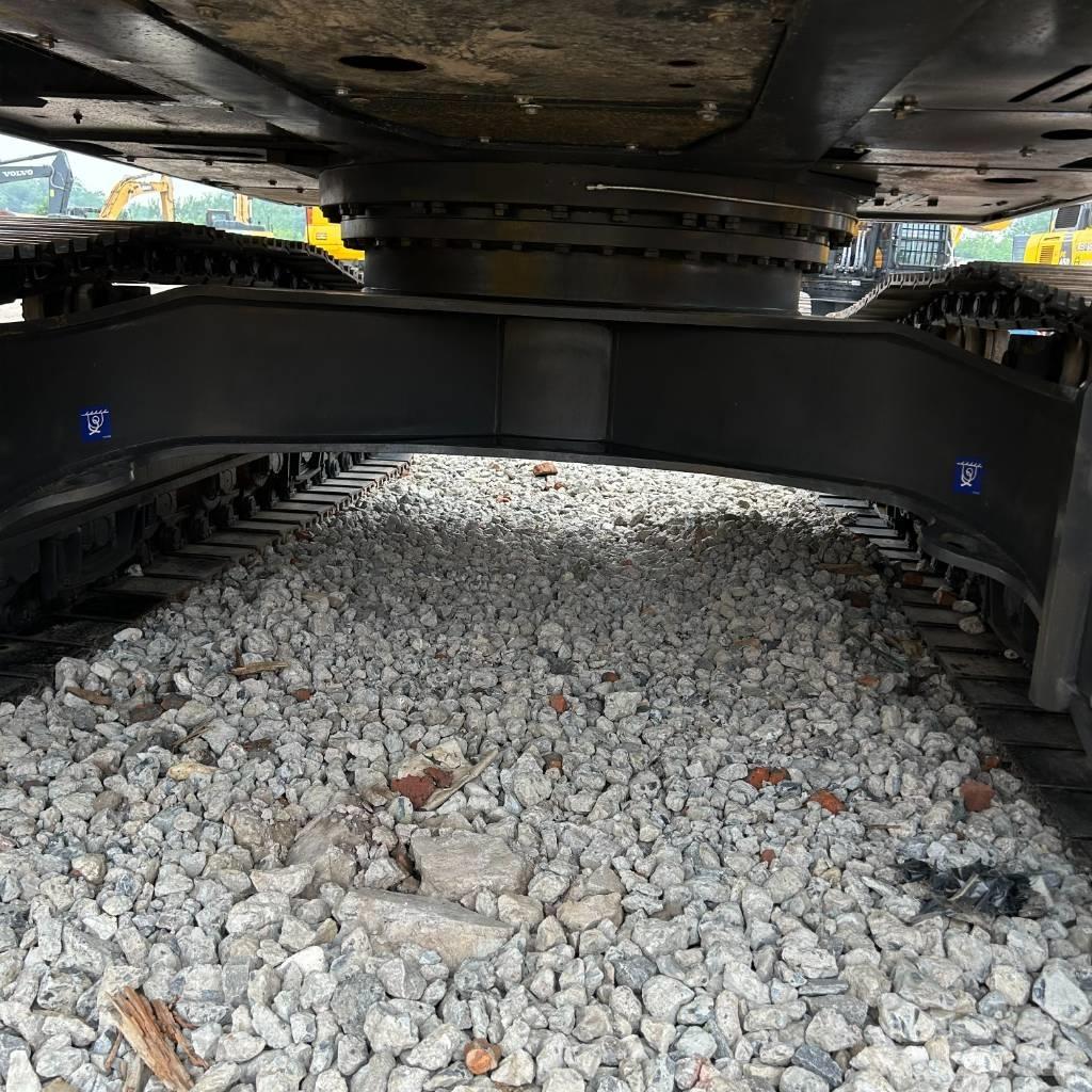 Volvo 240 Bagri goseničarji