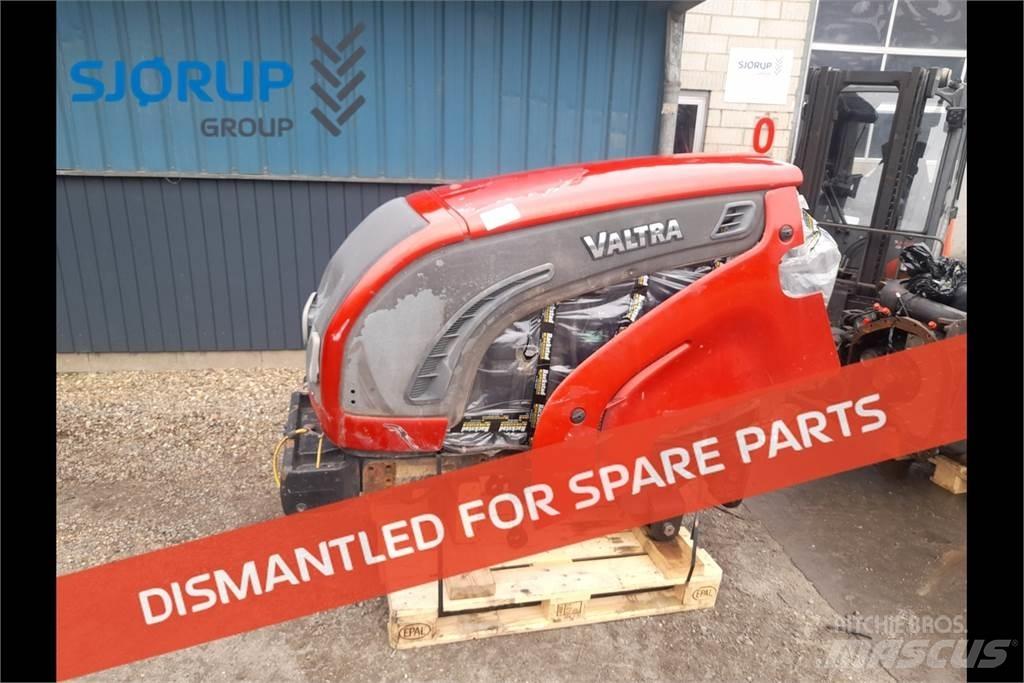 Valtra N142 Traktorji