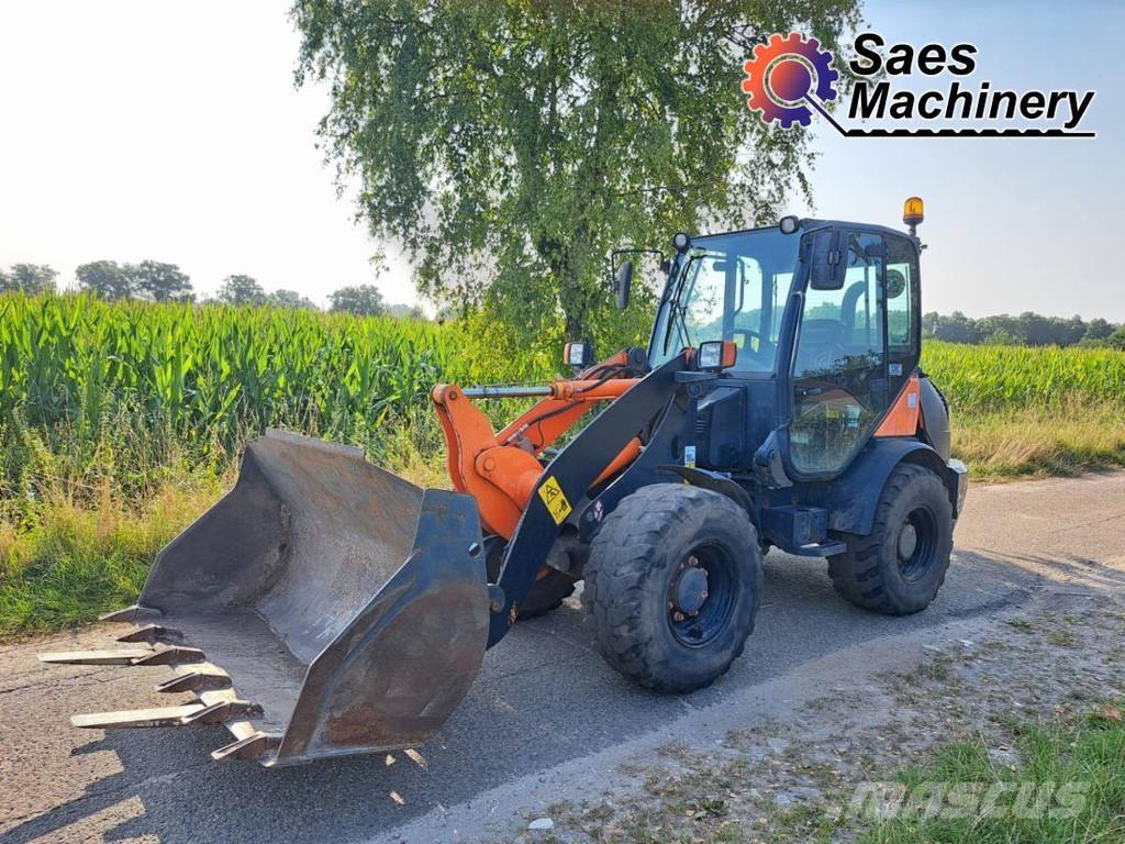 Komatsu WA70-7 Kolesni nakladalci