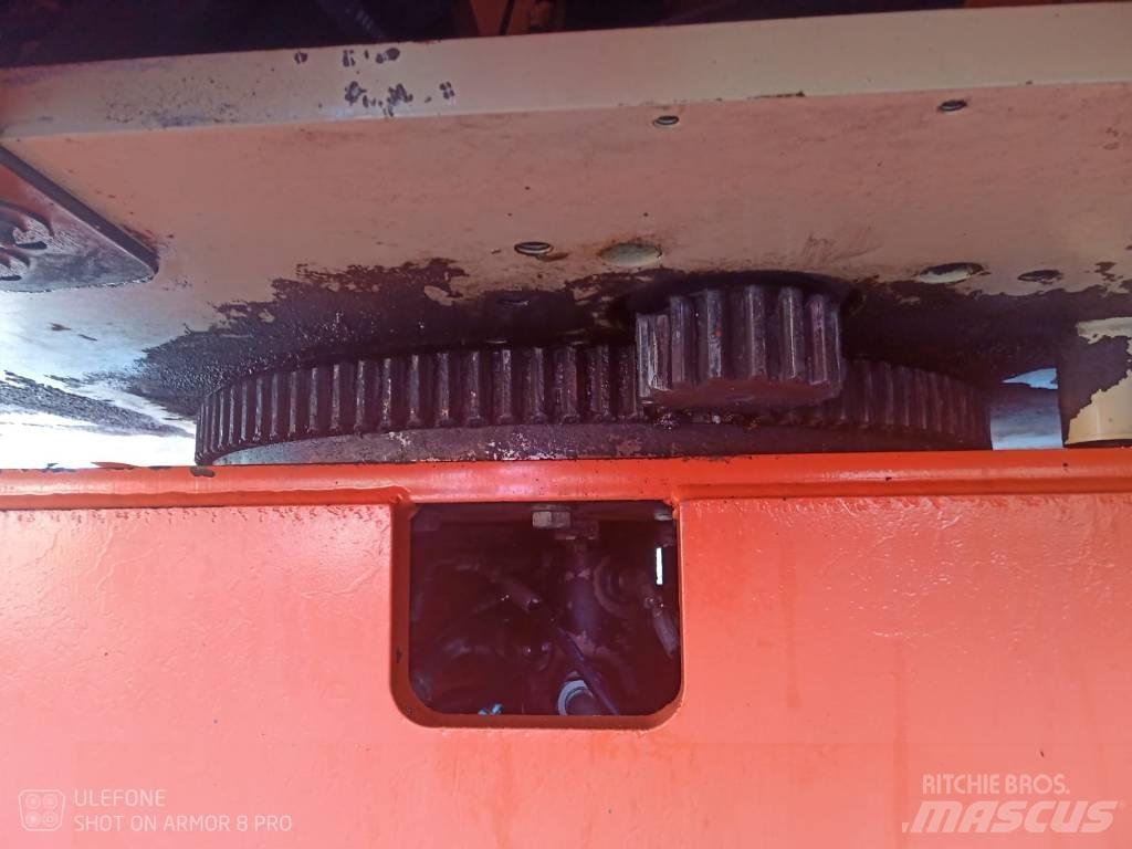 JLG 800 AJ Zglobne dvižne ploščadi