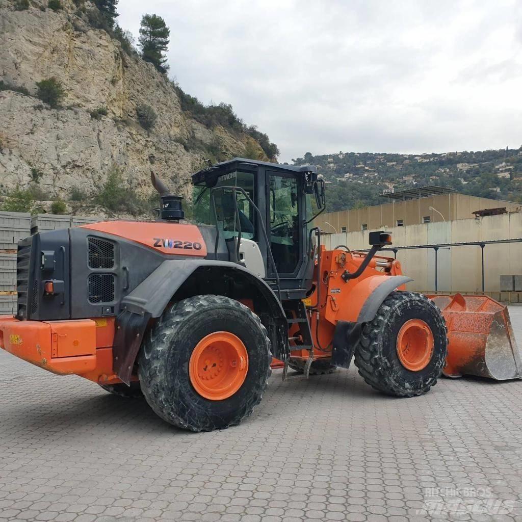 Hitachi ZW 220-5 Kolesni nakladalci