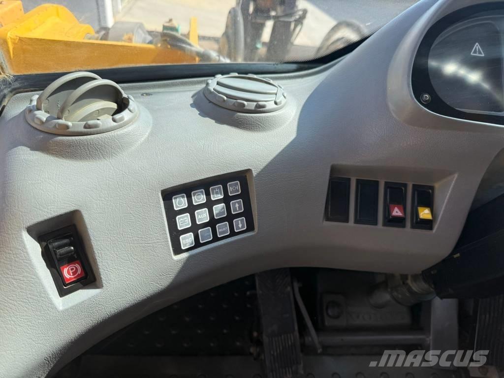 Volvo L 150 E Kolesni nakladalci