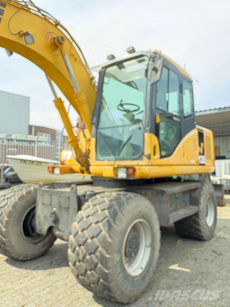 Komatsu PW 130-7K Bagri na kolesih