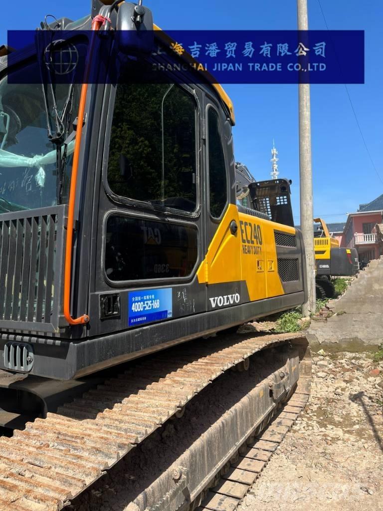 Volvo EC 240 Bagri goseničarji