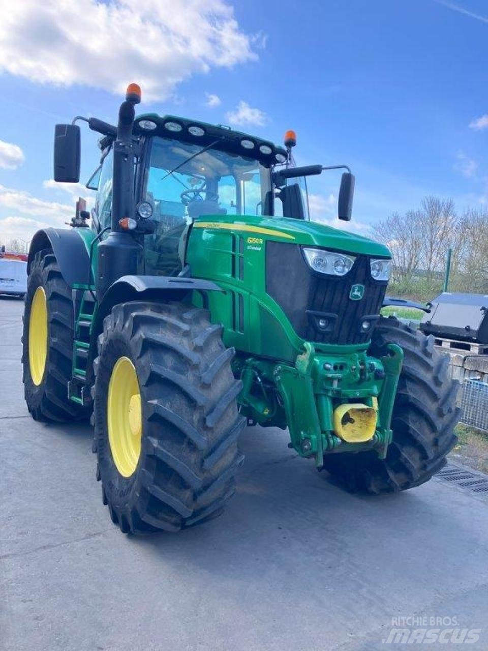 John Deere 6250R Traktorji