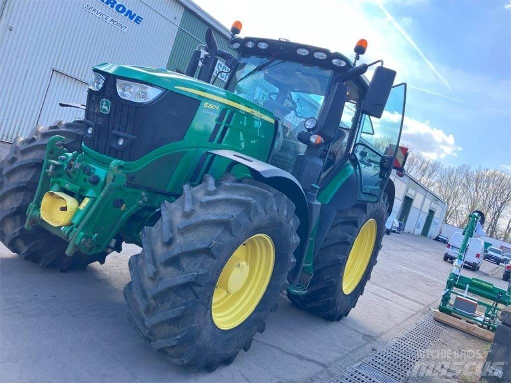 John Deere 6250R Traktorji