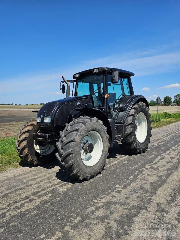 Valtra N 101 Traktorji