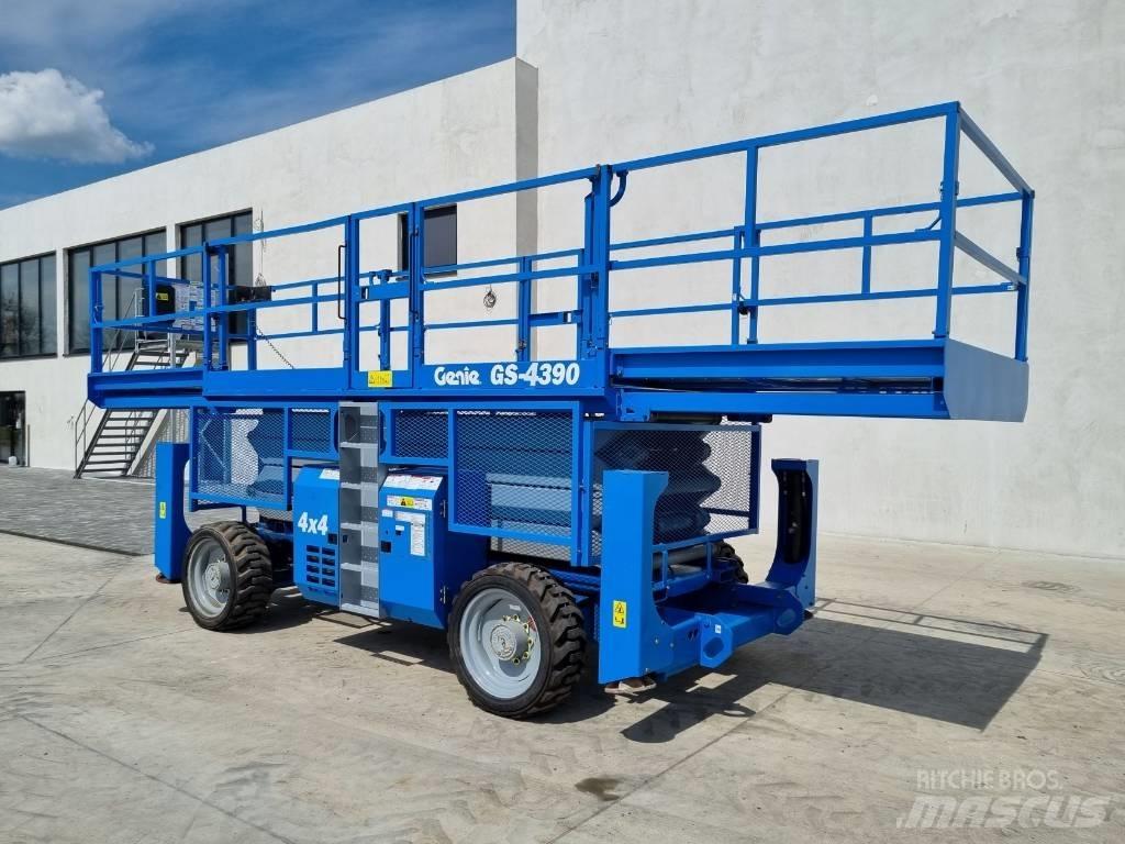 Genie GS 4390        P478 Škarjaste dvižne ploščadi
