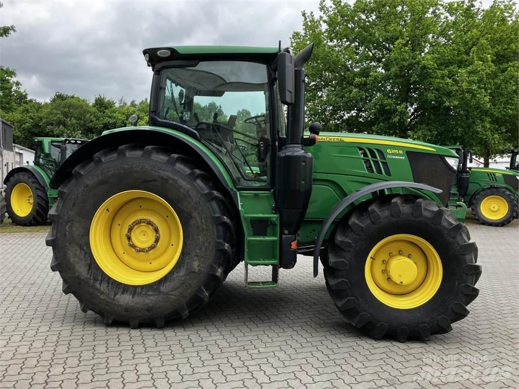 John Deere 6215R Traktorji