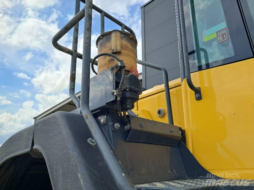 Komatsu WA480-8 Kolesni nakladalci