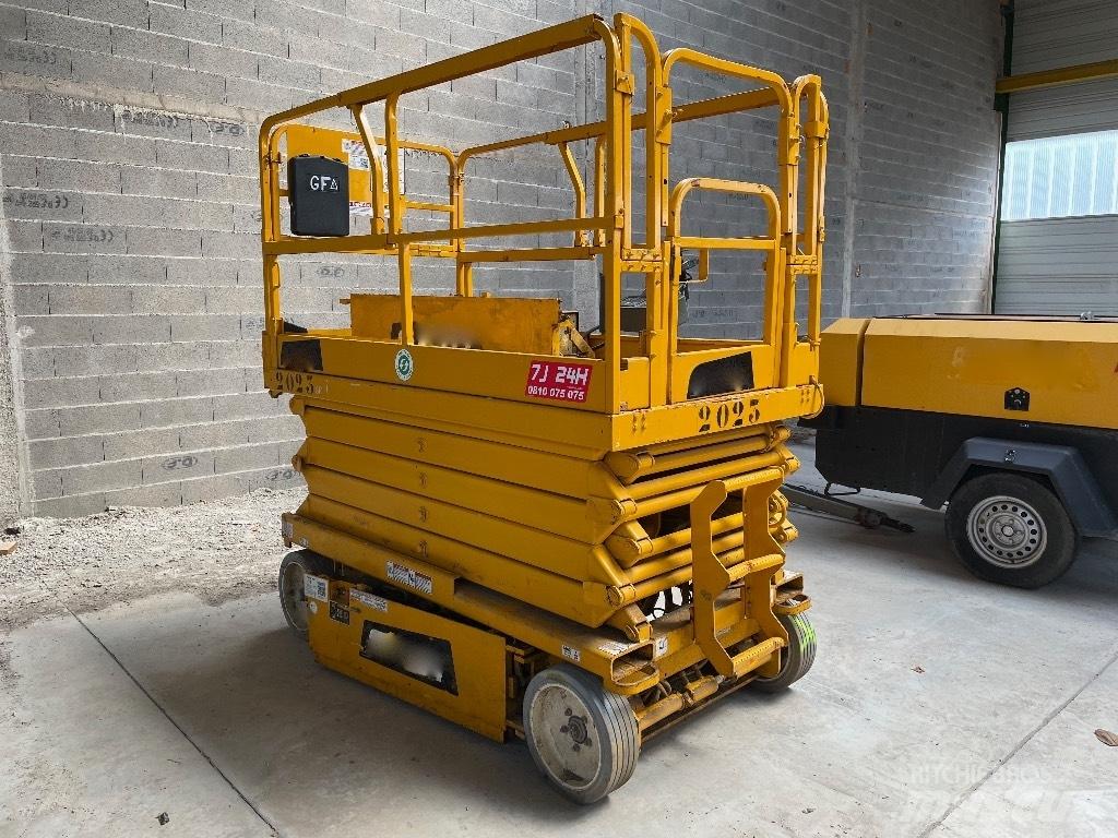 JLG 3246 ** A REPARER** Škarjaste dvižne ploščadi
