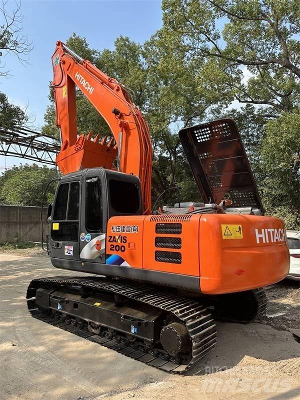 Hitachi 200 Bagri na kolesih