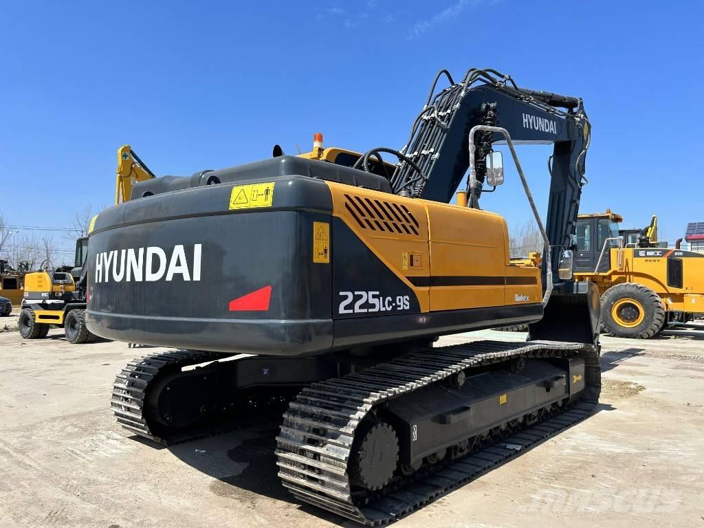 Hyundai 225lc-9s Midi bagri 7t – 12t