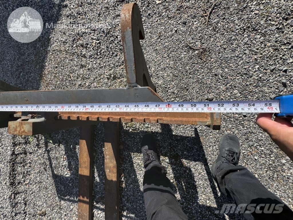 JCB 413 K Kolesni nakladalci