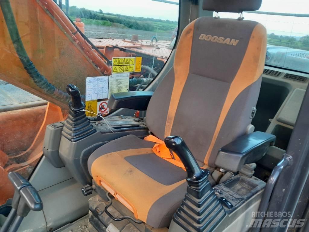 Doosan DX 225 Bagri goseničarji