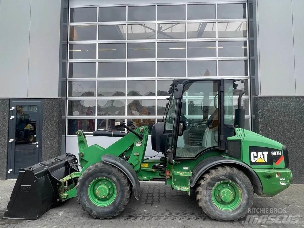 CAT 907H Kolesni nakladalci