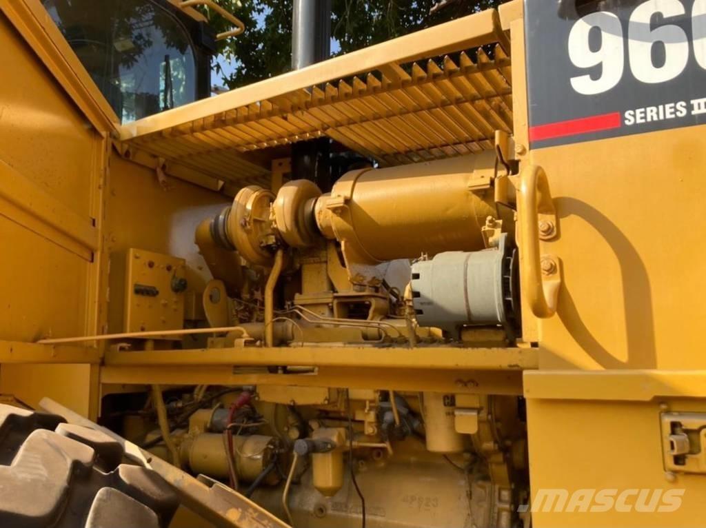CAT 966 F II Kolesni nakladalci