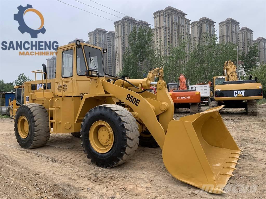 CAT 950 E Kolesni nakladalci