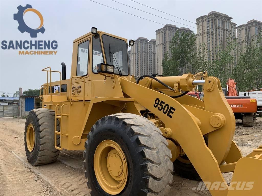 CAT 950 E Kolesni nakladalci