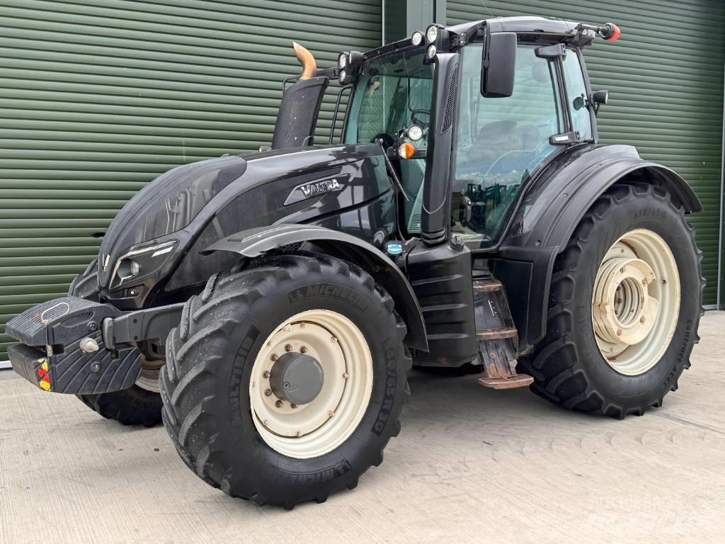 Valtra T 174 Traktorji