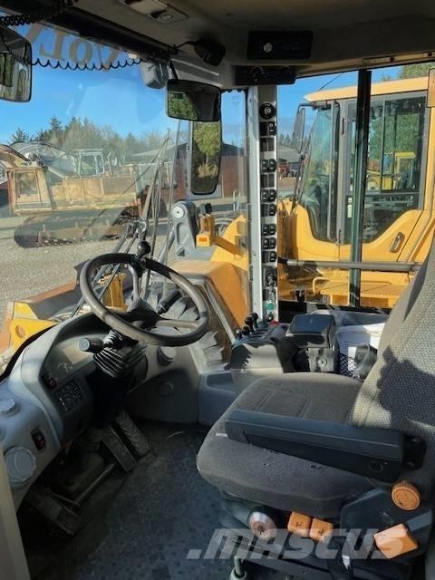 Volvo L120F Kolesni nakladalci