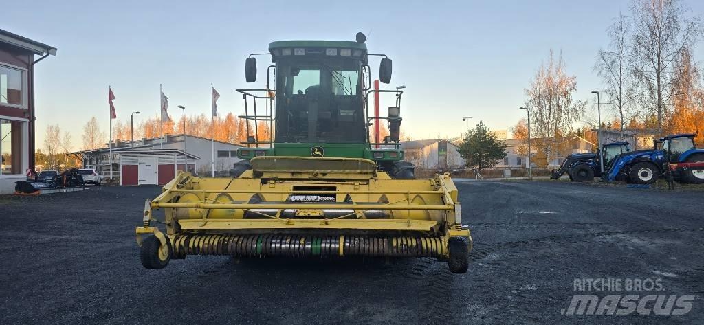 John Deere 7400 Stroji za krmo na lastni pogon