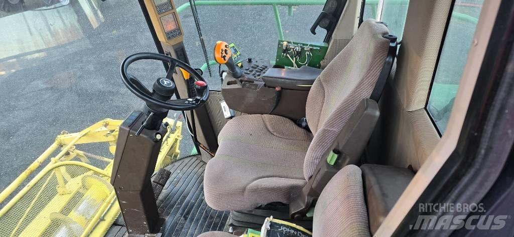 John Deere 7400 Stroji za krmo na lastni pogon