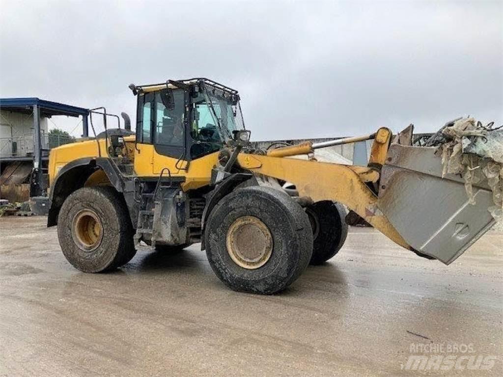 Komatsu WA 380--8E0 Kolesni nakladalci