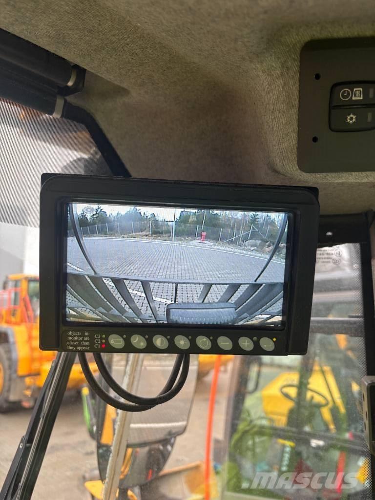 Volvo L90H Kolesni nakladalci