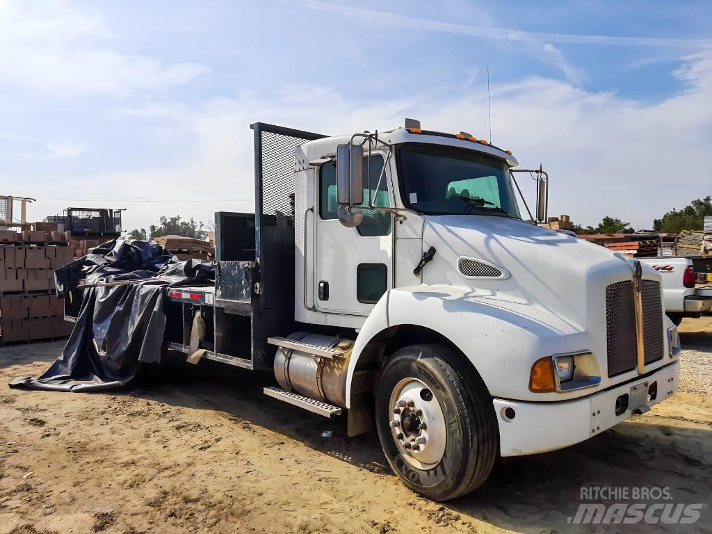Kenworth T 300 Tovornjaki s kesonom/platojem