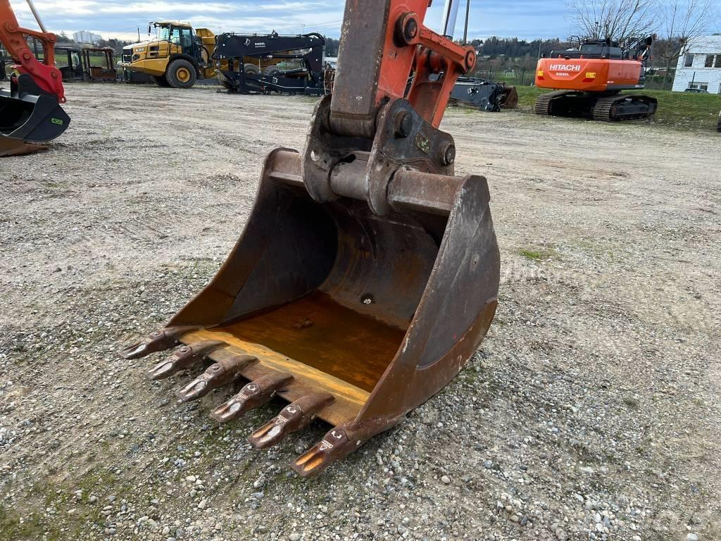 Hitachi ZX210LC Bagri goseničarji