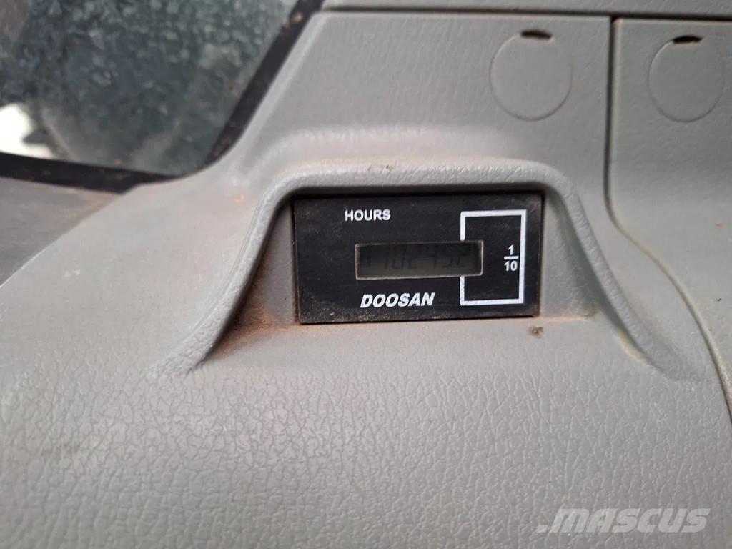 Doosan DX235NLC-5 Bagri goseničarji