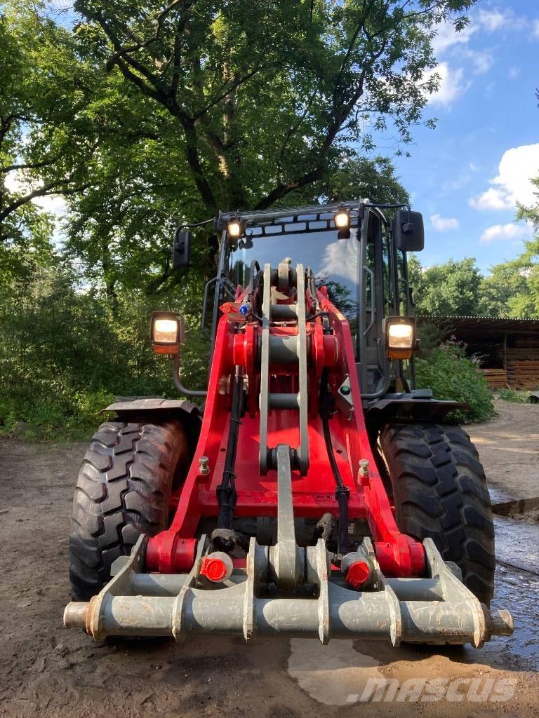 Weidemann 4080 Kolesni nakladalci