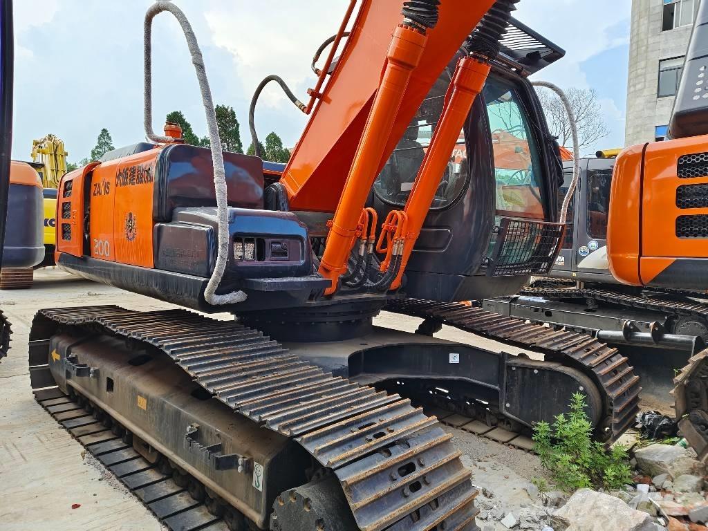 Hitachi ZX 200 Bagri goseničarji