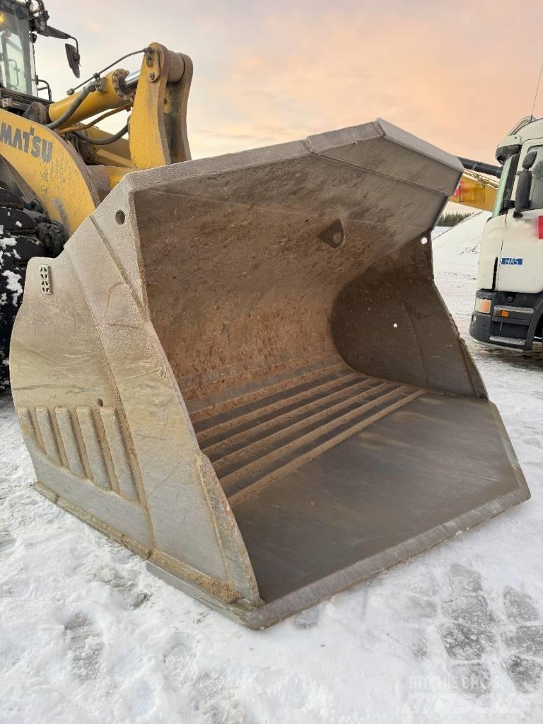 Komatsu WA 500- 8 Kolesni nakladalci